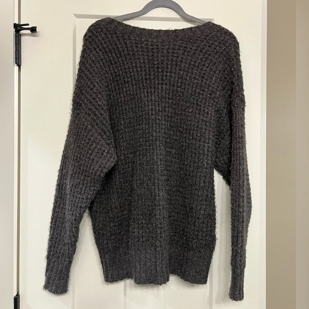 Cozy oversized v-neck sweater - Picture 5 of 5